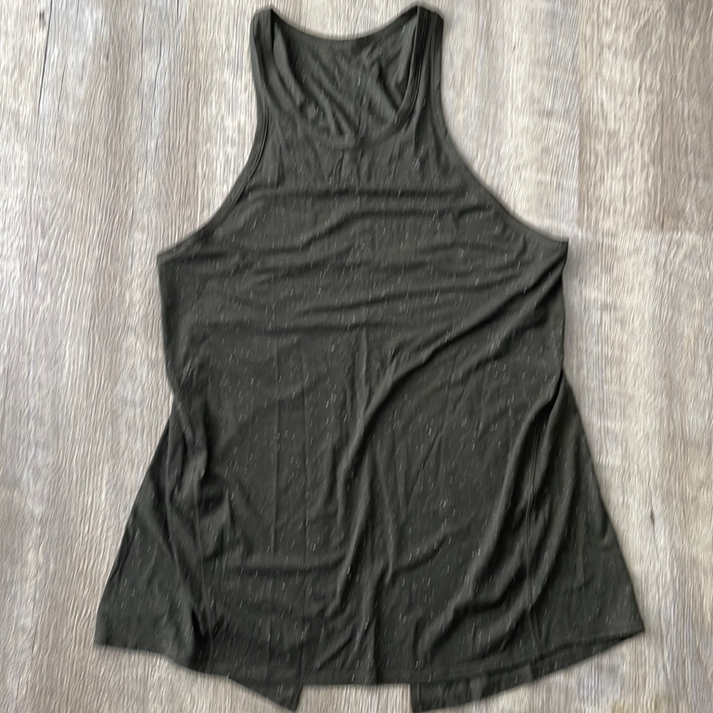 Lululemon open back tank top size 8